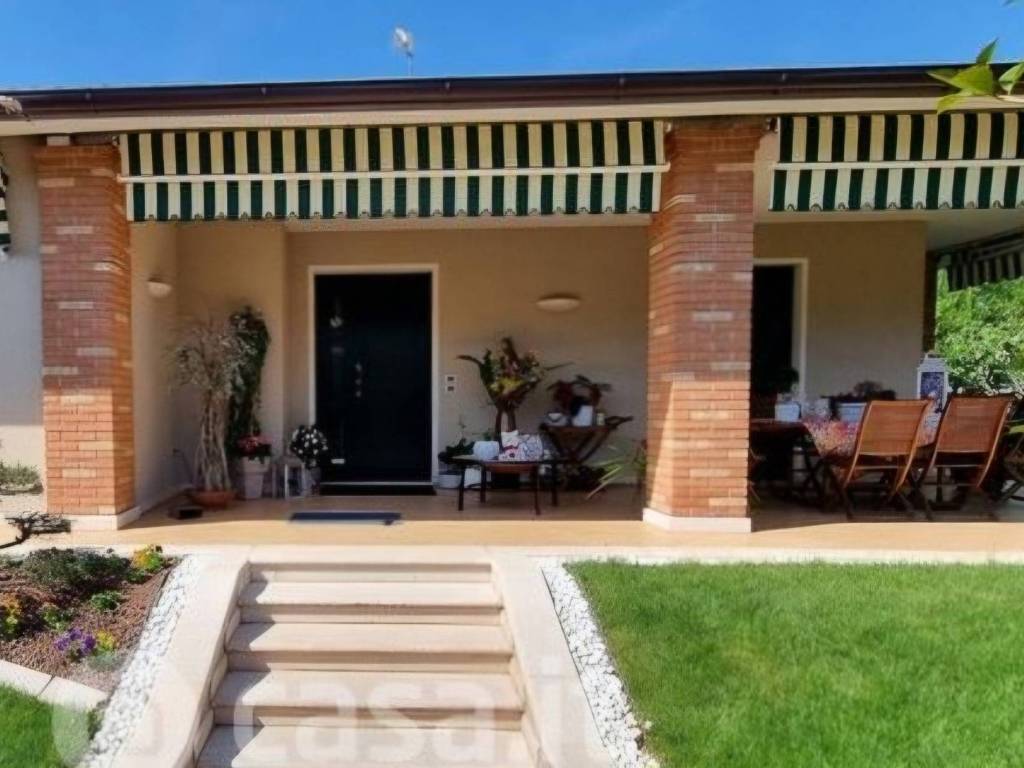 casa indipendente in vendita a Cassola in zona San Zeno
