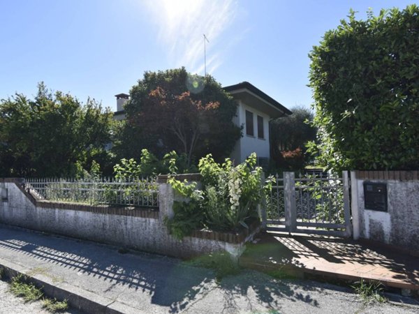 casa indipendente in vendita a Cassola in zona San Zeno