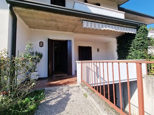casa indipendente in vendita a Cassola in zona San Zeno