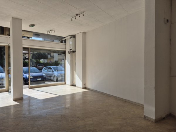 negozio in vendita a Cassola