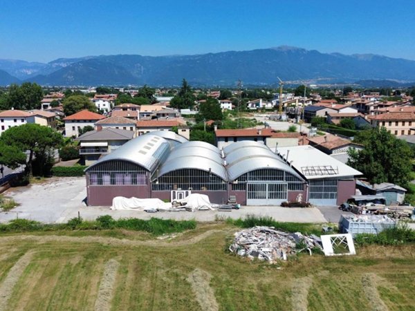 locale commerciale in vendita a Cassola