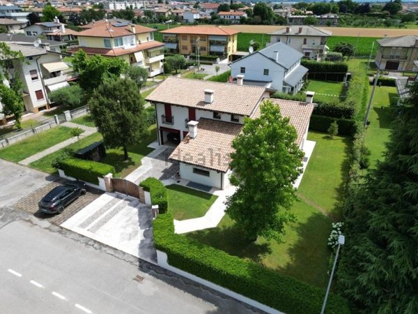 casa indipendente in vendita a Cassola