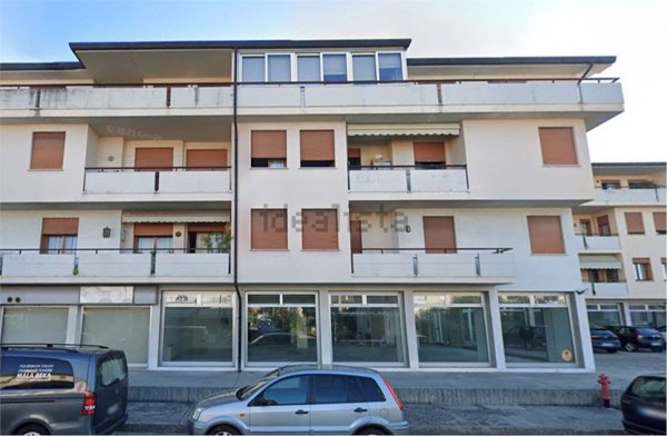 negozio in vendita a Cassola