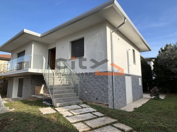 casa indipendente in vendita a Cassola