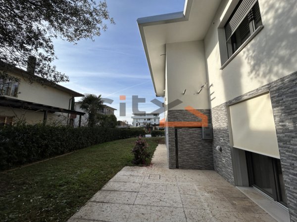 casa indipendente in vendita a Cassola