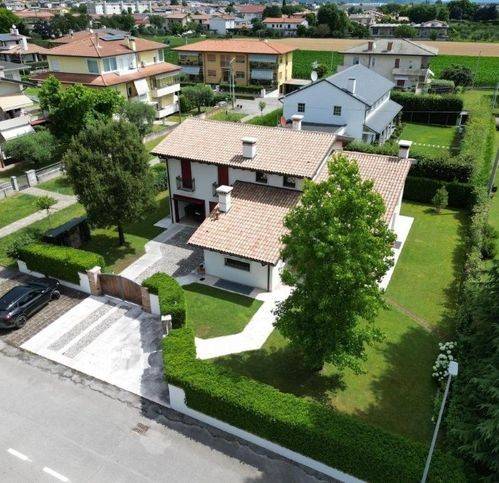 casa indipendente in vendita a Cassola in zona San Zeno