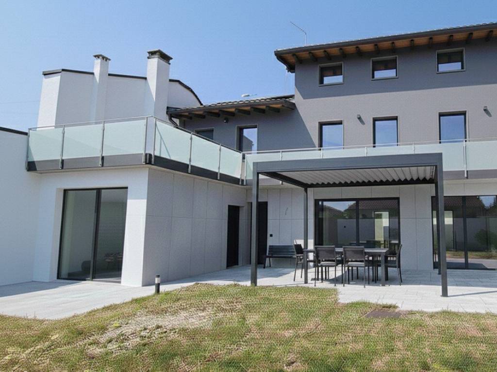 casa indipendente in vendita a Cassola in zona San Zeno