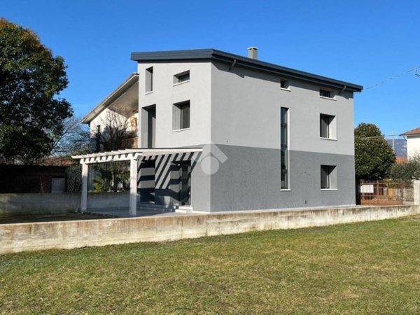 casa indipendente in vendita a Cassola in zona San Zeno