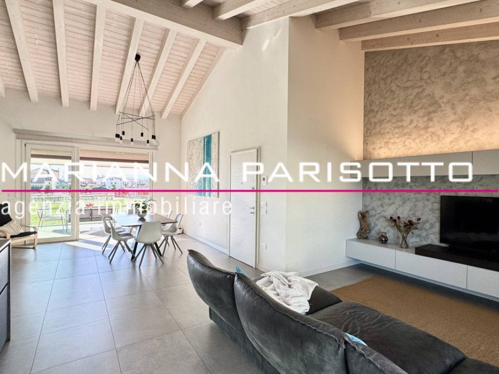 casa indipendente in vendita a Cassola in zona San Zeno