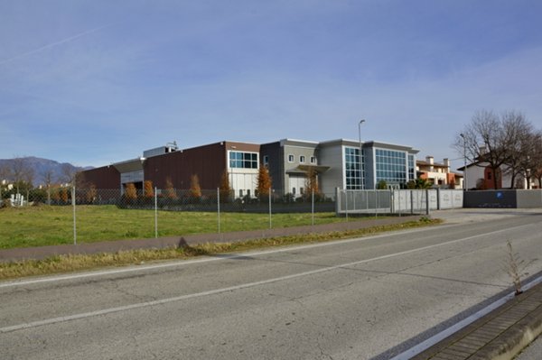 capannone in vendita a Cassola