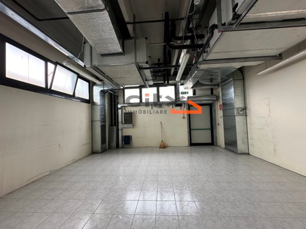 capannone in vendita a Cassola