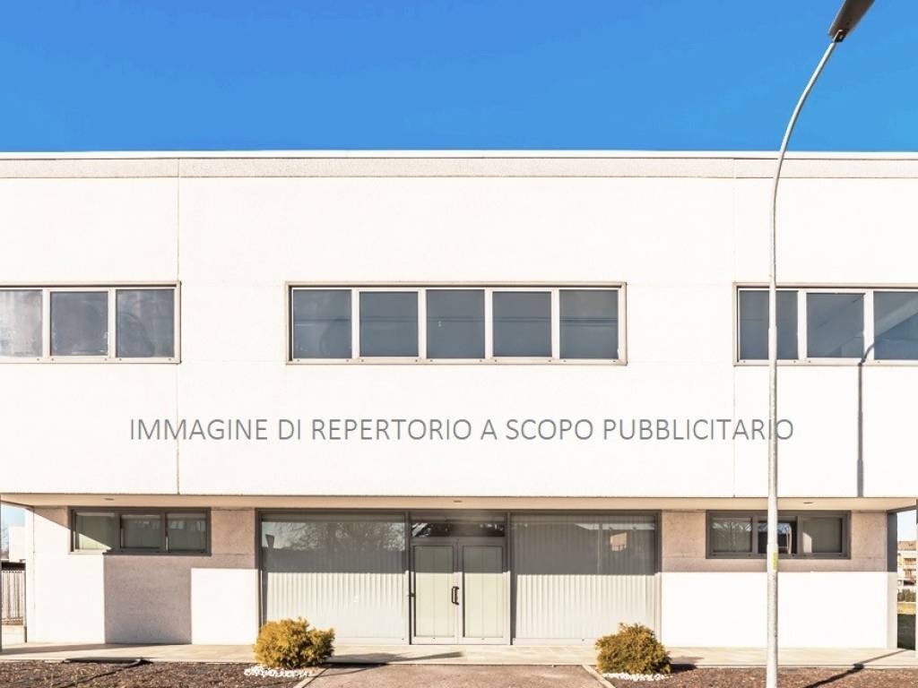 locale commerciale in vendita a Cassola in zona San Zeno