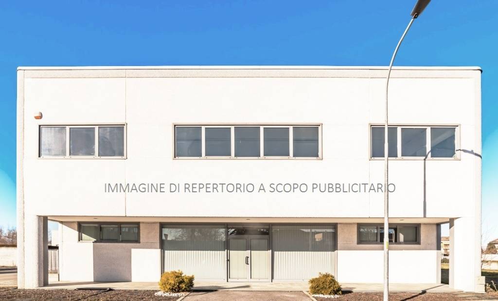 locale commerciale in vendita a Cassola