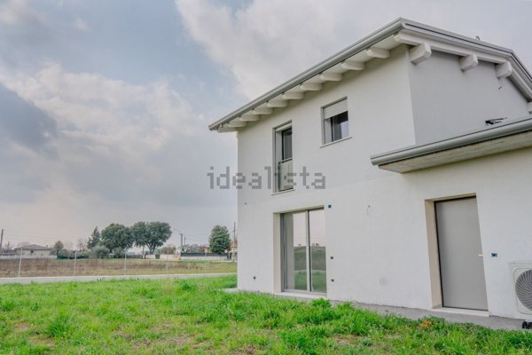 casa indipendente in vendita a Cassola