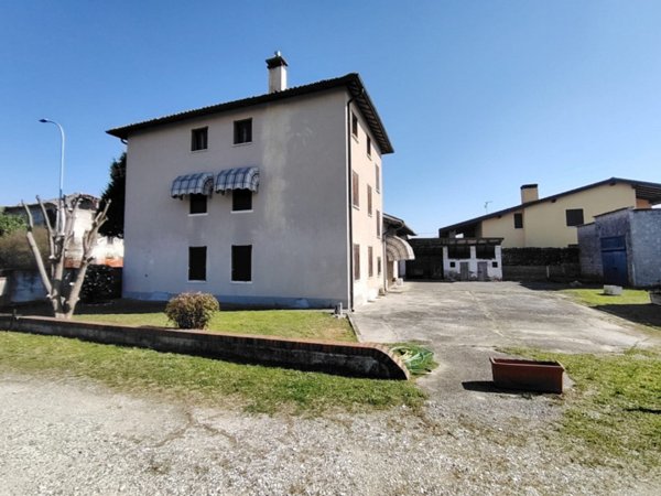 casa indipendente in vendita a Cassola