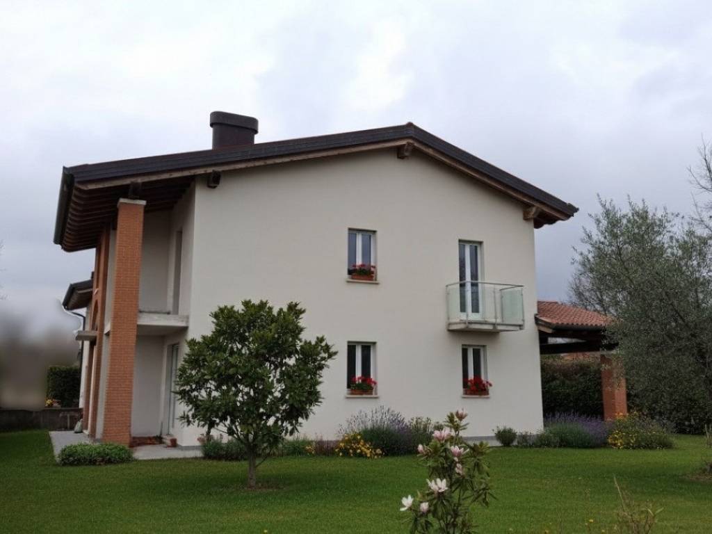 casa indipendente in vendita a Cassola