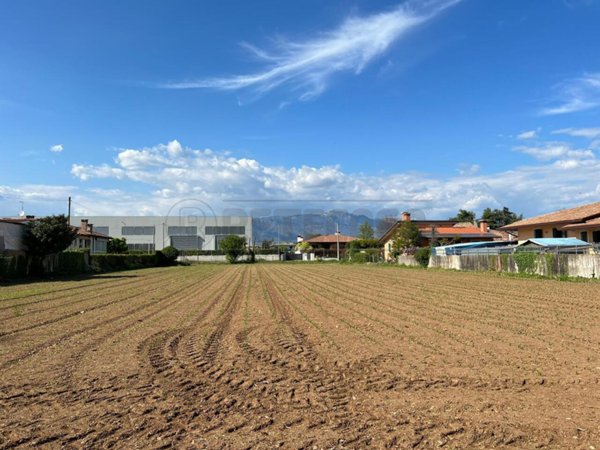 terreno edificabile in vendita a Cassola