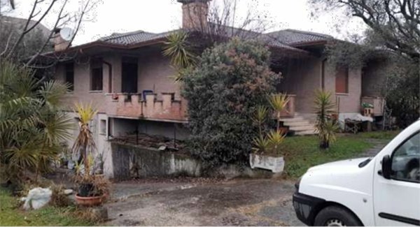 casa indipendente in vendita a Cassola in zona San Zeno