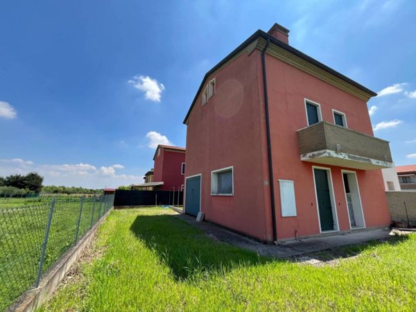casa indipendente in vendita a Castegnero