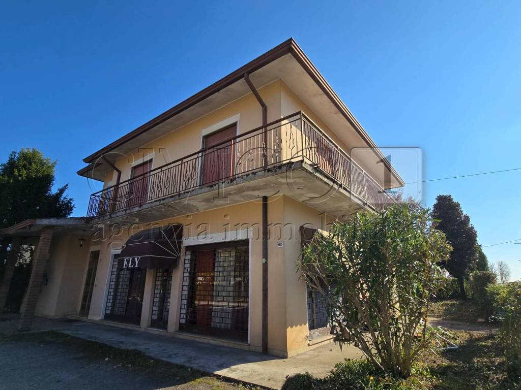 casa indipendente in vendita a Castegnero