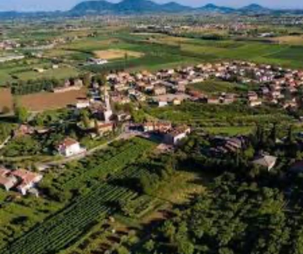 terreno edificabile in vendita a Castegnero