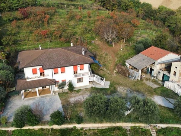 casa indipendente in vendita a Castegnero