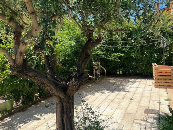 casa indipendente in vendita a Castegnero