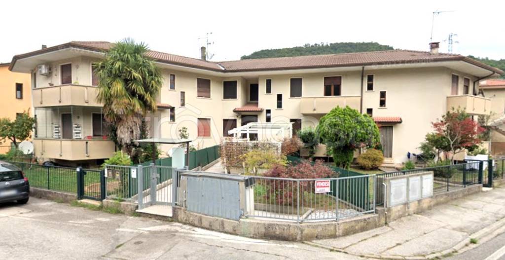 appartamento in vendita a Castelgomberto in zona Valle