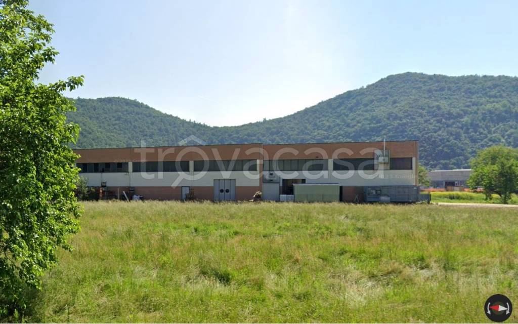 locale commerciale in vendita a Castelgomberto