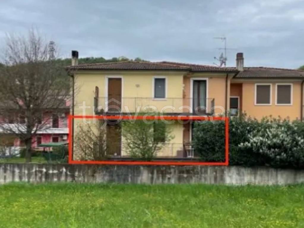 appartamento in vendita a Castelgomberto in zona Valle