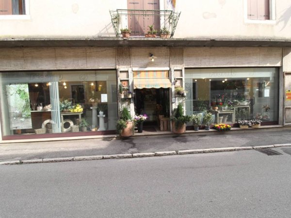 negozio in vendita a Castelgomberto
