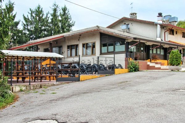 locale commerciale in vendita a Castelgomberto