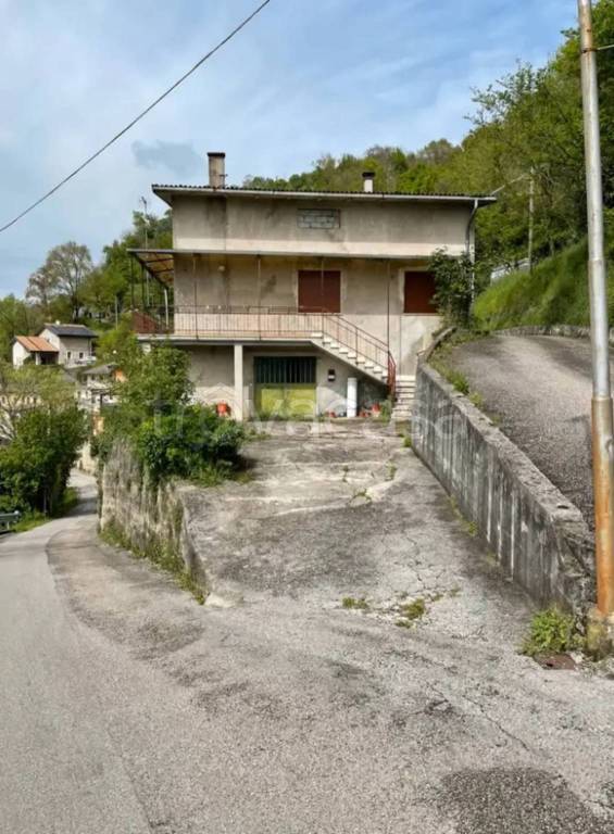 casa indipendente in vendita a Castelgomberto