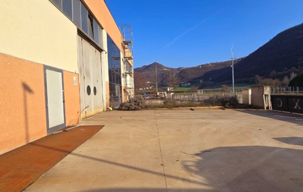 capannone in vendita a Castelgomberto