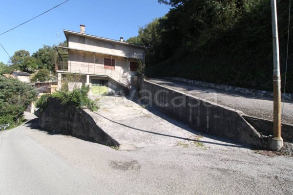 casa indipendente in vendita a Castelgomberto