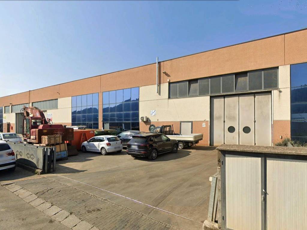 locale commerciale in vendita a Castelgomberto