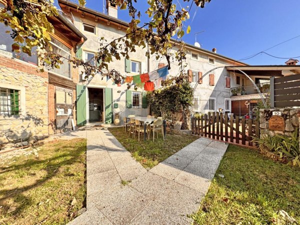 appartamento in vendita a Castelgomberto in zona Valle