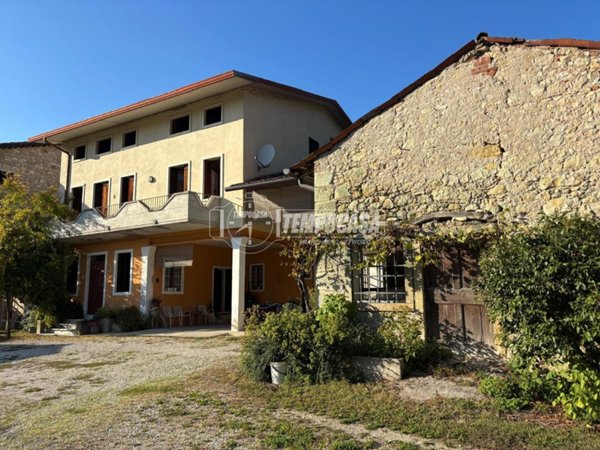 casa indipendente in vendita a Castelgomberto in zona Valle