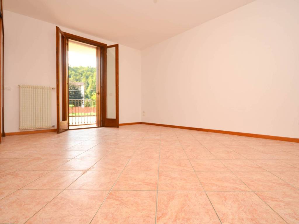 appartamento in vendita a Castelgomberto in zona Valle