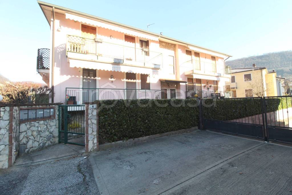 appartamento in vendita a Castelgomberto in zona Valle