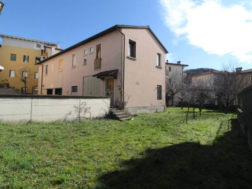 casa indipendente in vendita a Castelgomberto