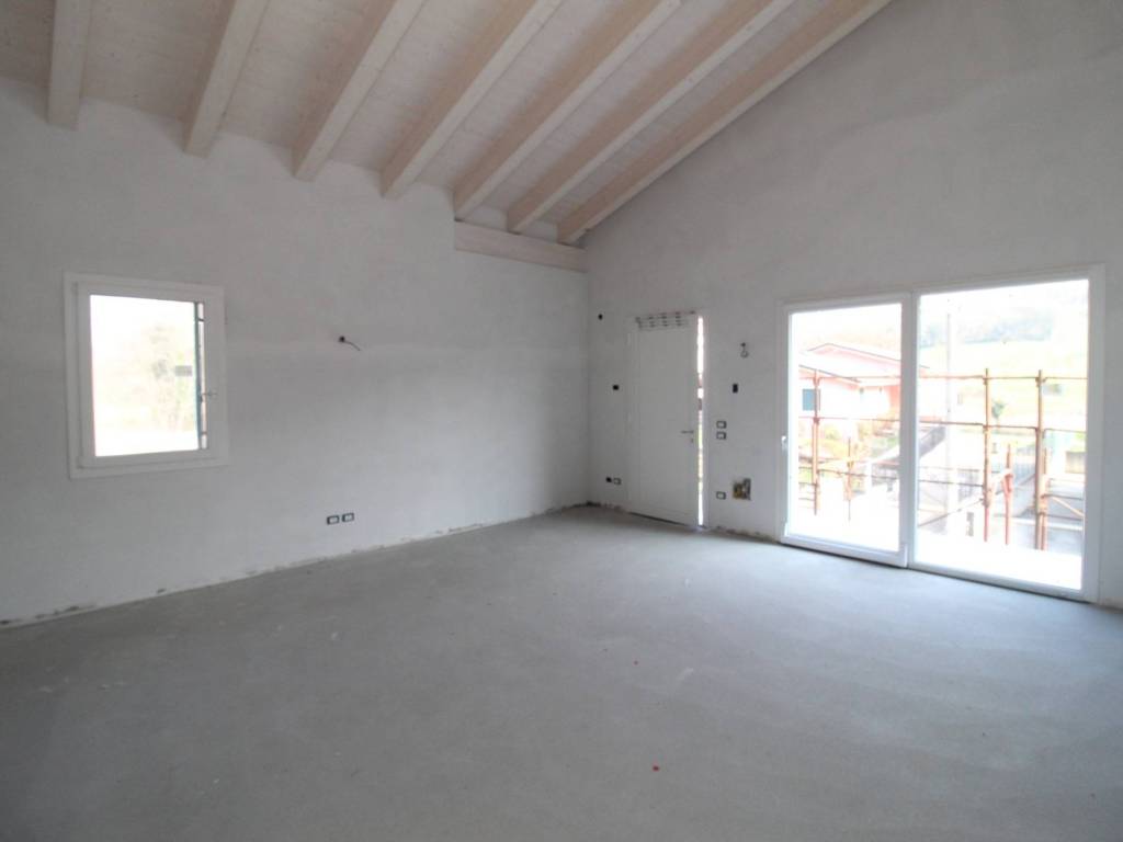 appartamento in vendita a Castelgomberto in zona Valle