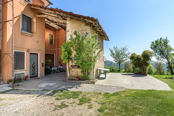 casa indipendente in vendita a Castelgomberto