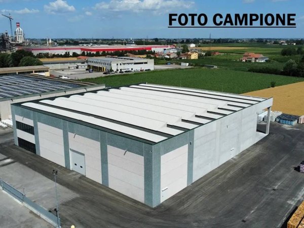 locale commerciale in vendita a Castelgomberto