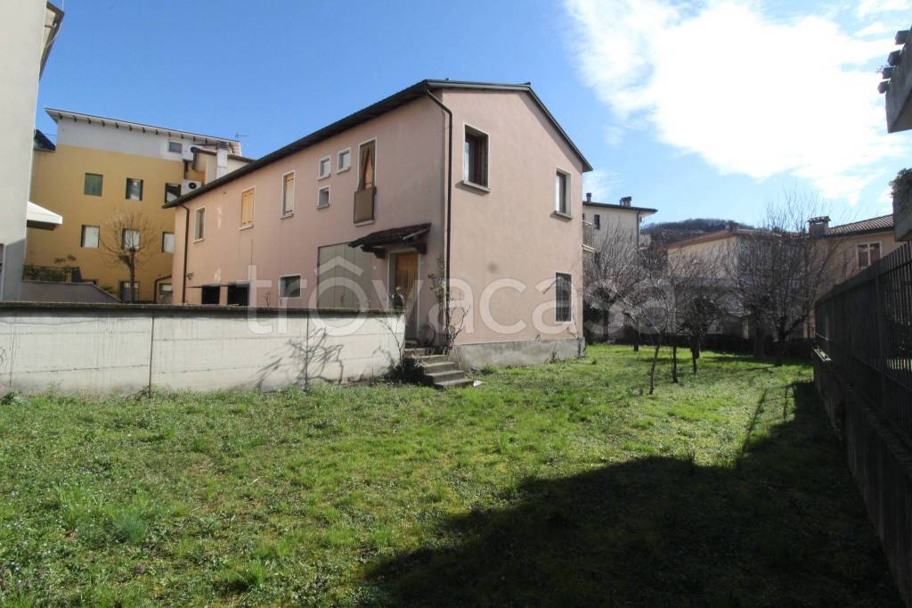 casa indipendente in vendita a Castelgomberto
