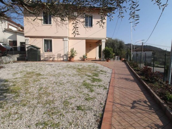 casa indipendente in vendita a Castelgomberto in zona Valle