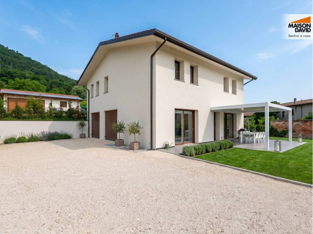 casa indipendente in vendita a Castelgomberto in zona Valle