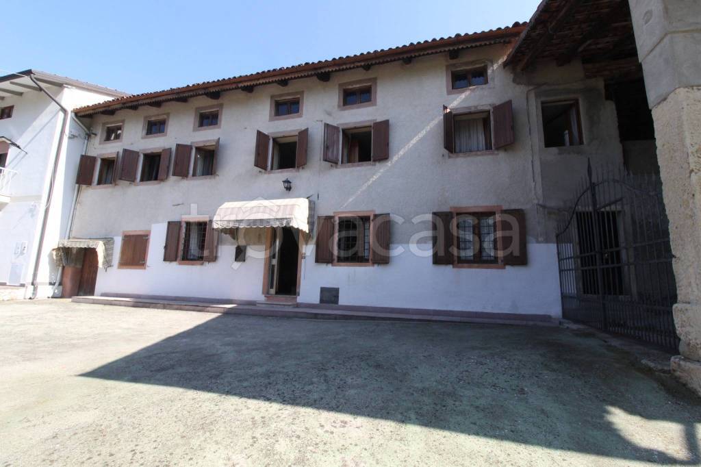 casa indipendente in vendita a Castelgomberto in zona Valle