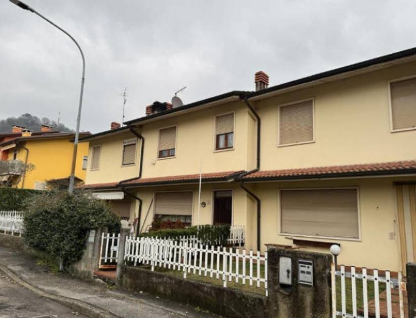 casa indipendente in vendita a Castelgomberto