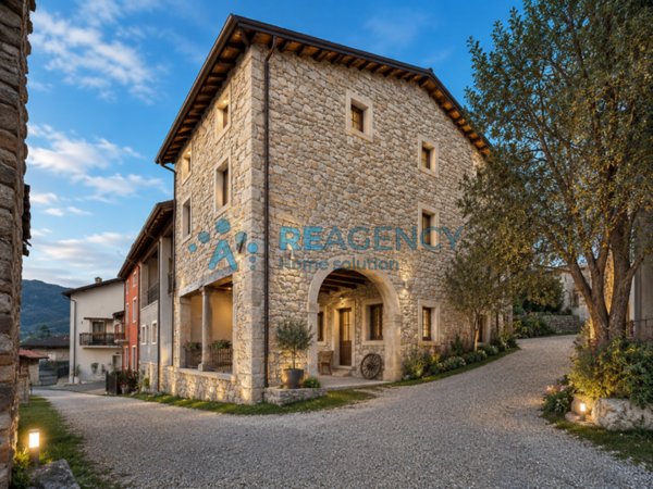 casa indipendente in vendita a Castelgomberto in zona Valle